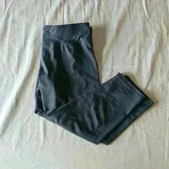I.Fiv5, 3/4 leggings, with pocket,  grey, size Medium - Picture 4 of 8